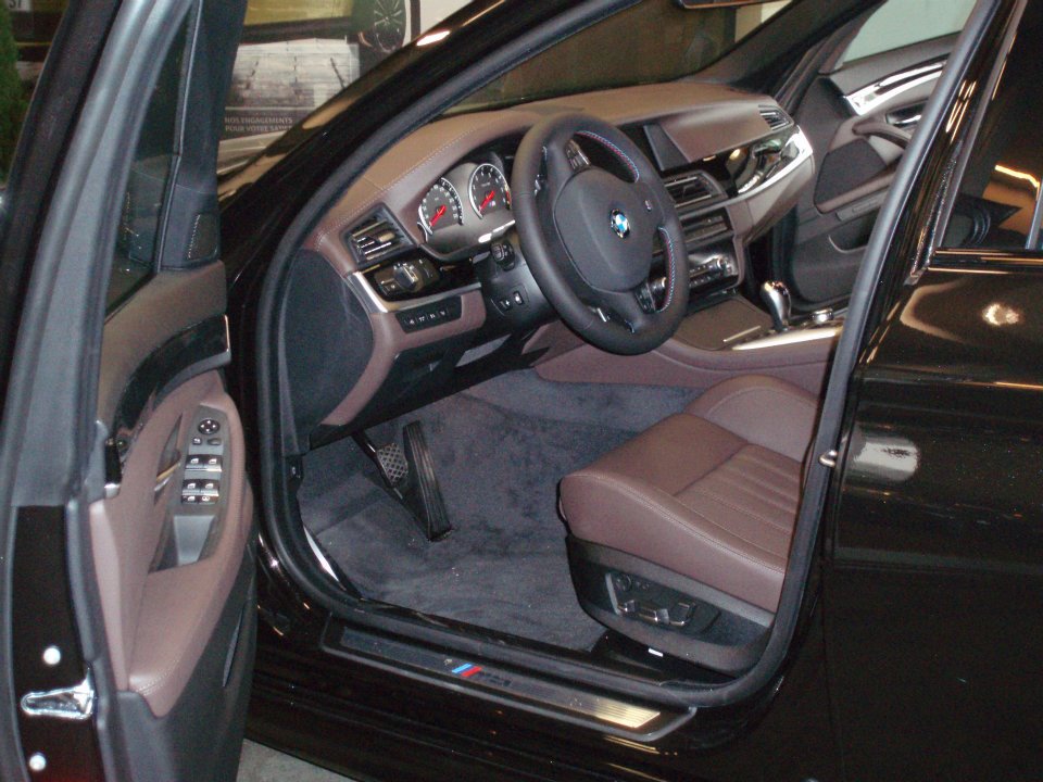BMW M5 - Gainage en cuir Nappa de tableau de bord