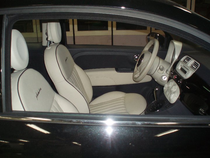 Fiat 500 - Interieur cuir Nappa passepoil noir avec broderie 2