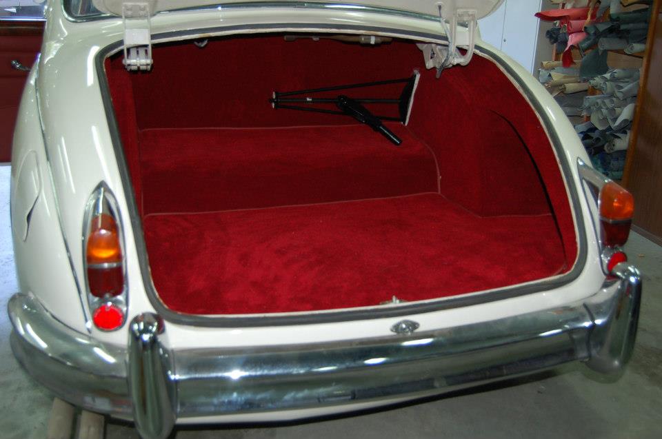 Jaguar MK2 (1968) - ReÌnovation Moquette Coffre
